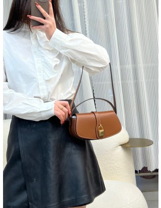 셀린느 부드러운 송아지 가죽 소재 Tabou 파우치 숄더 스트랩