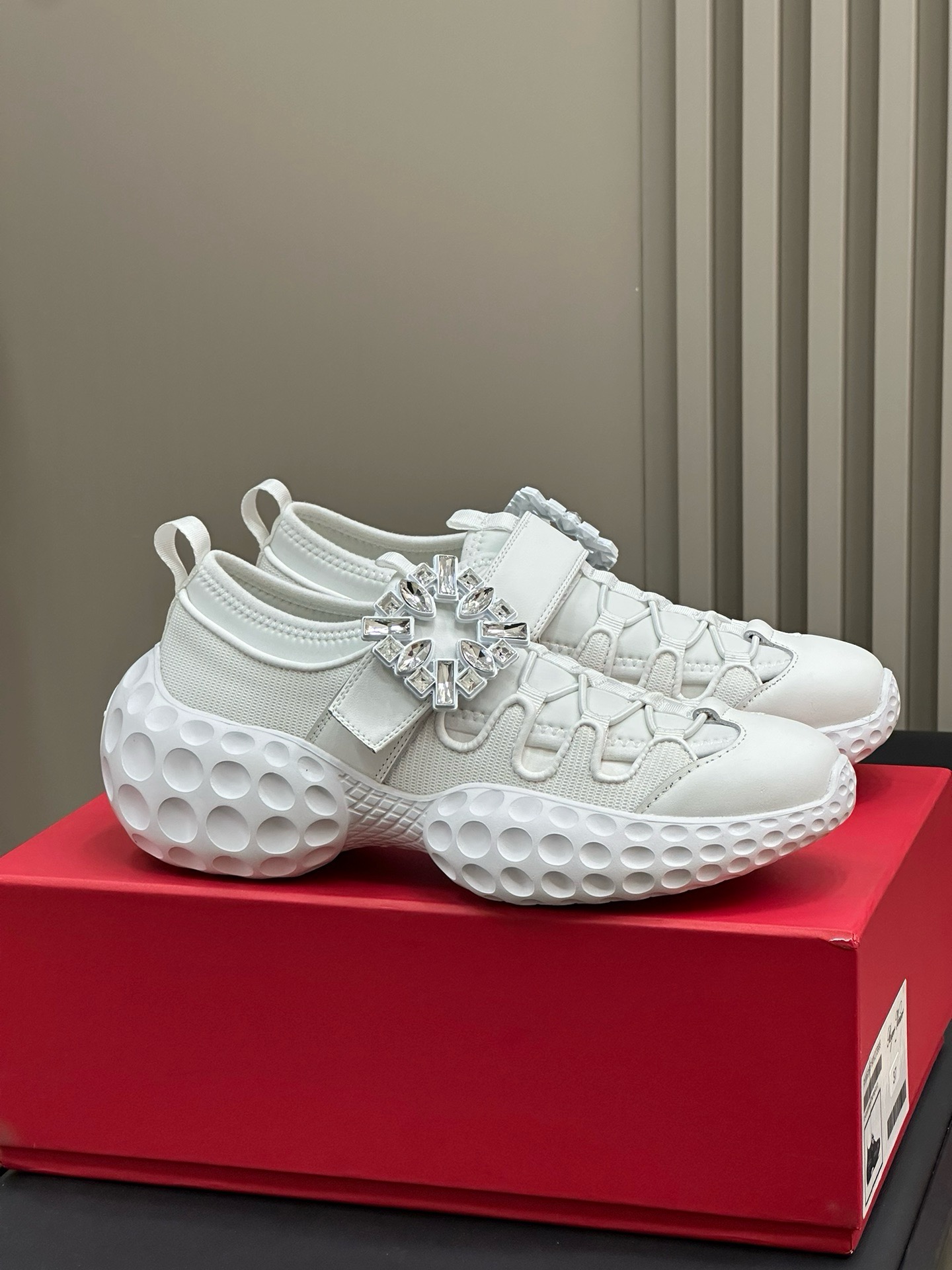 R/V 비브런 라이트 스니커즈