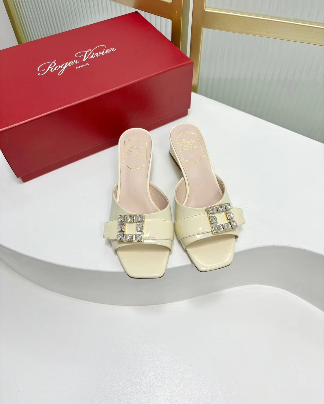 R/V 트레 비비에 스트라스버클 뮬