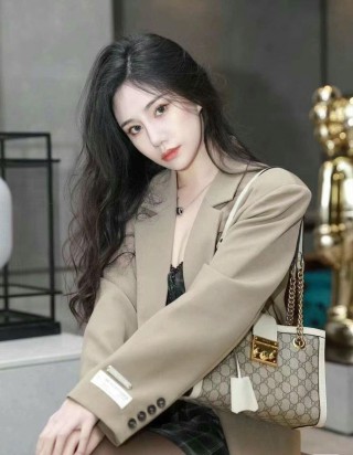 구찌 GG패드락 숄드백 스몰