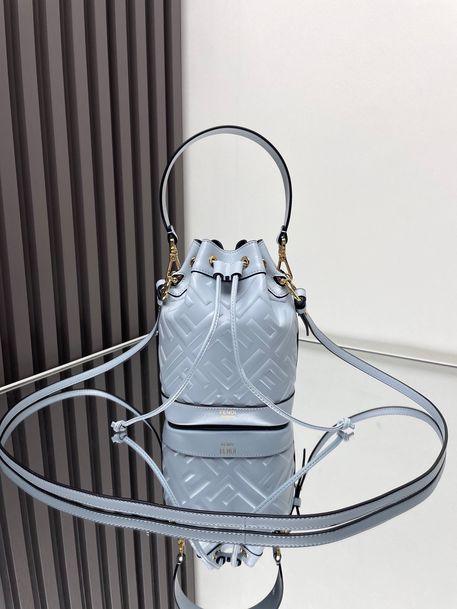 팬디 몬토레즈 미니 버킷백