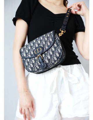 디올 바비 미디엄 백 블랙 그레인