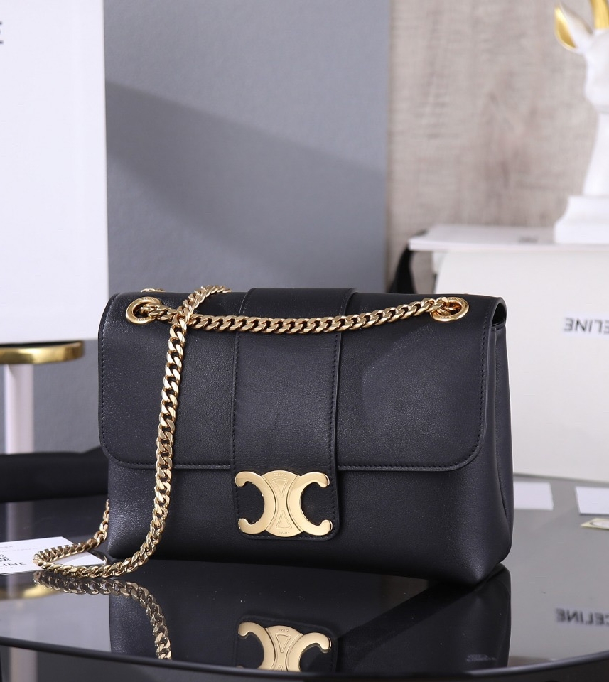 셀린느 미디엄 빅투아르백 서플 카프스킨