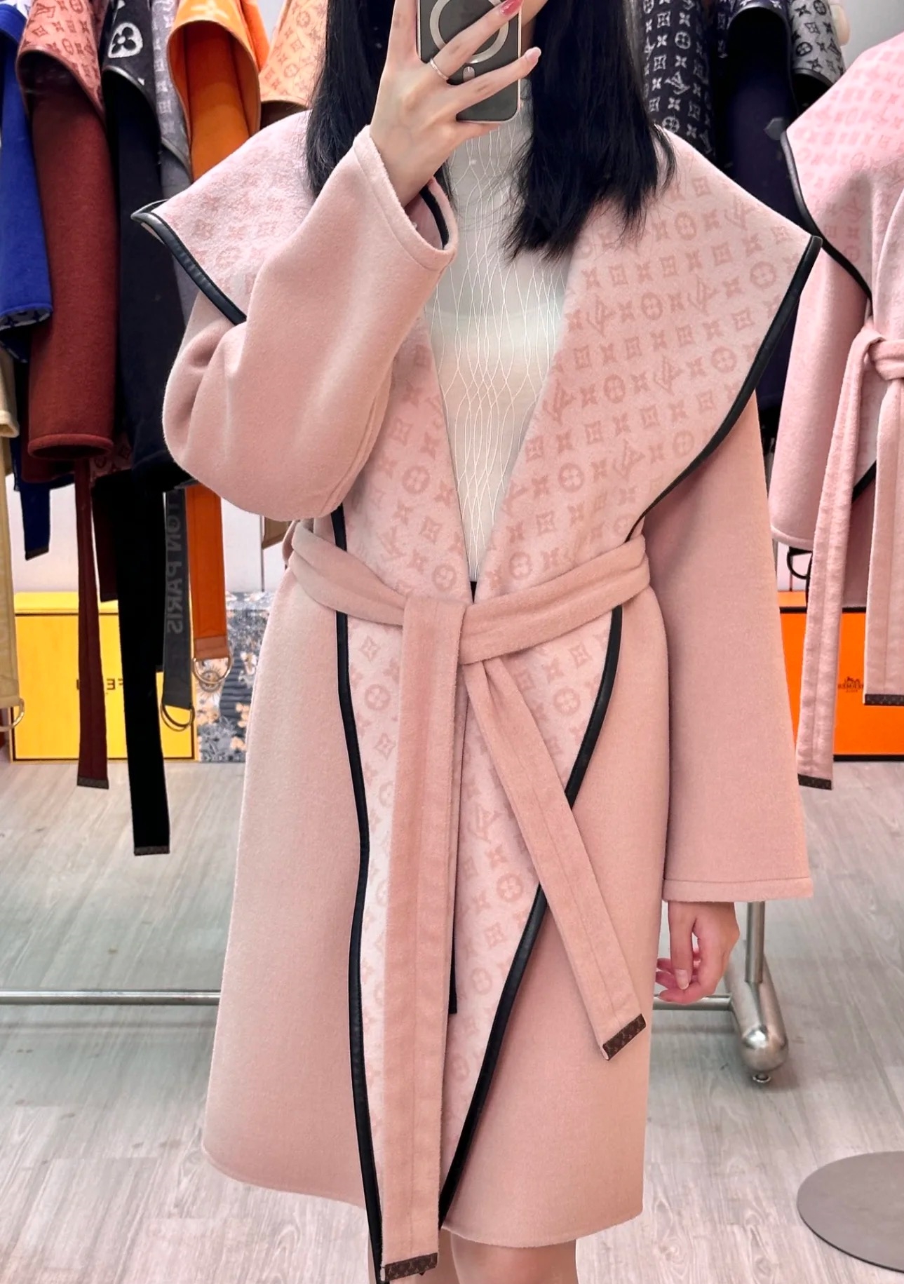 루이비통 후디드 랩 코트