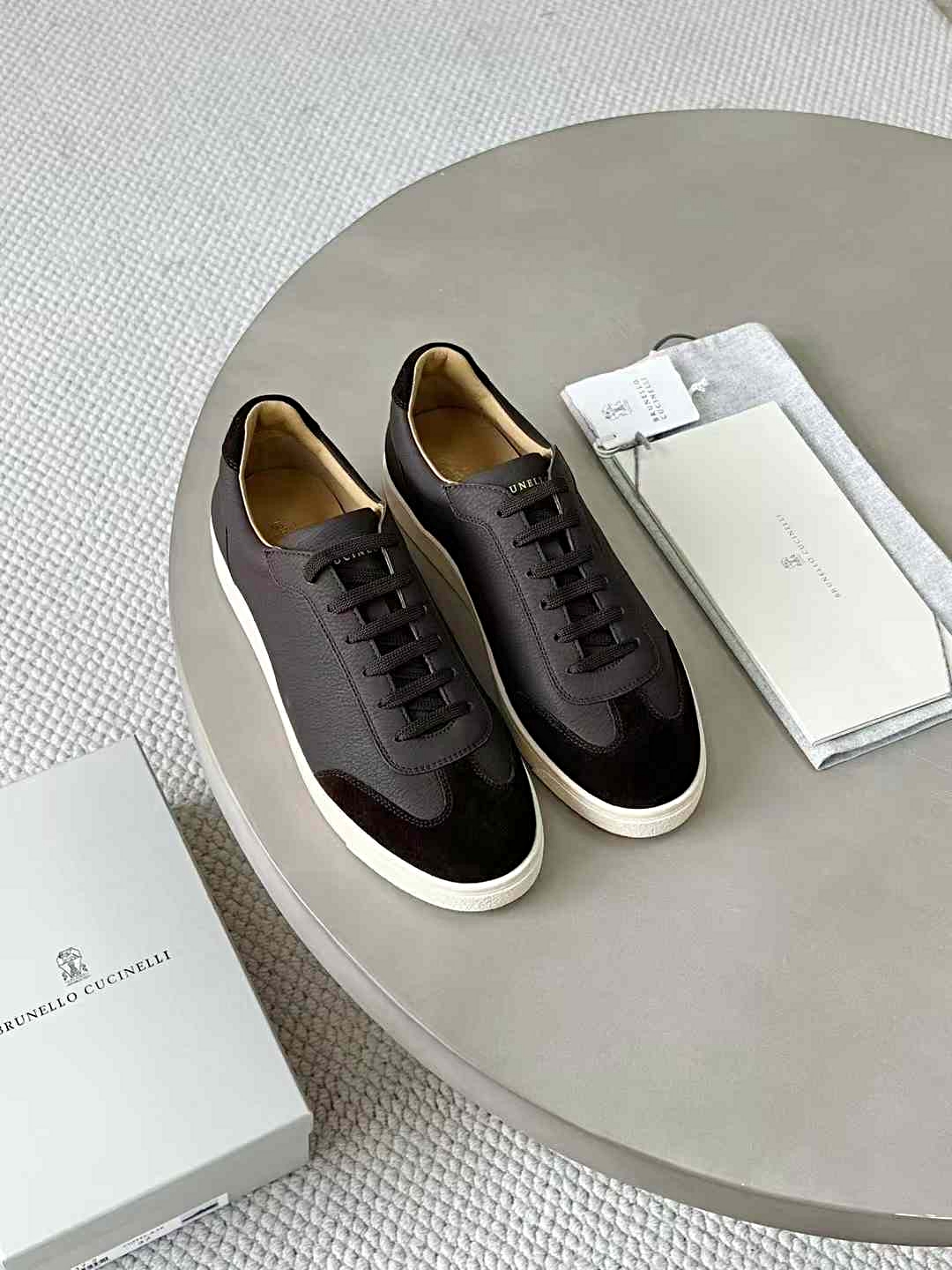 브루넬로쿠치넬리 스니커즈