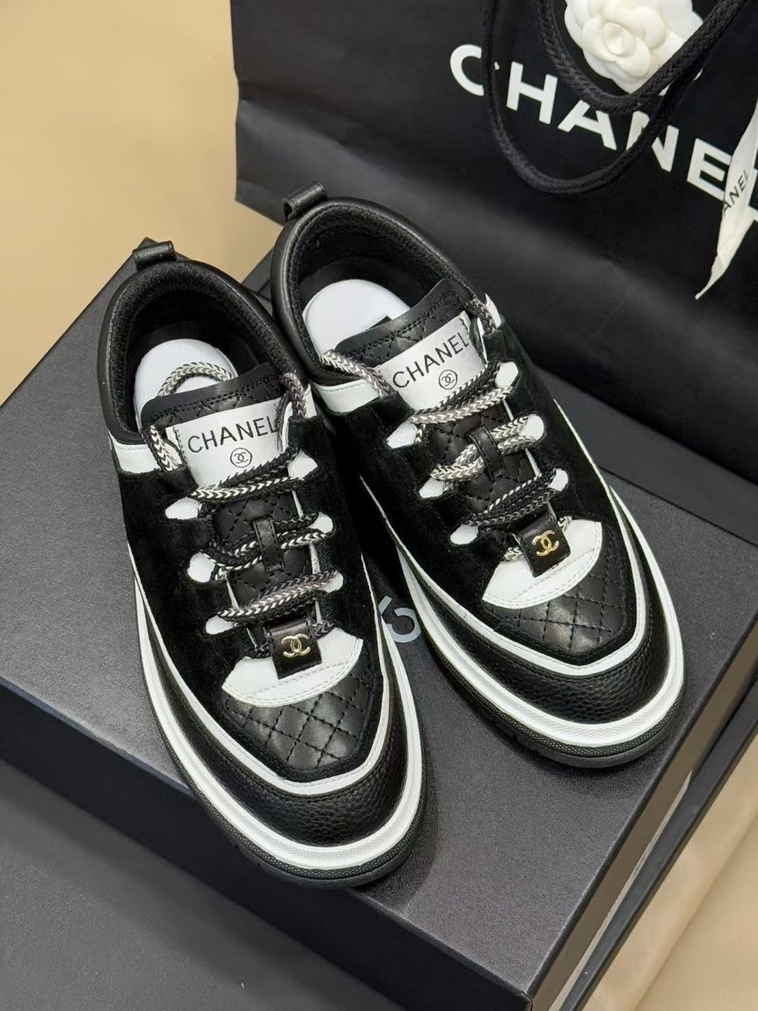 샤넬24c 크루즈 스니커즈