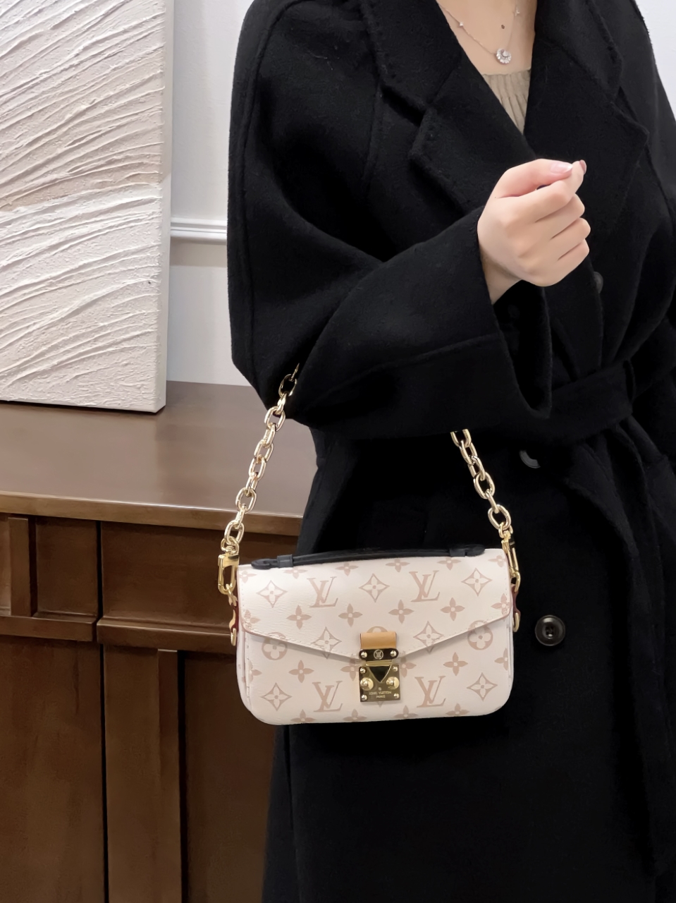 루이비통  포쉐트 메티스 이스트 웨스트