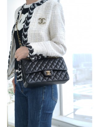 샤넬 클래식 미듐 플랩백 블랙금장