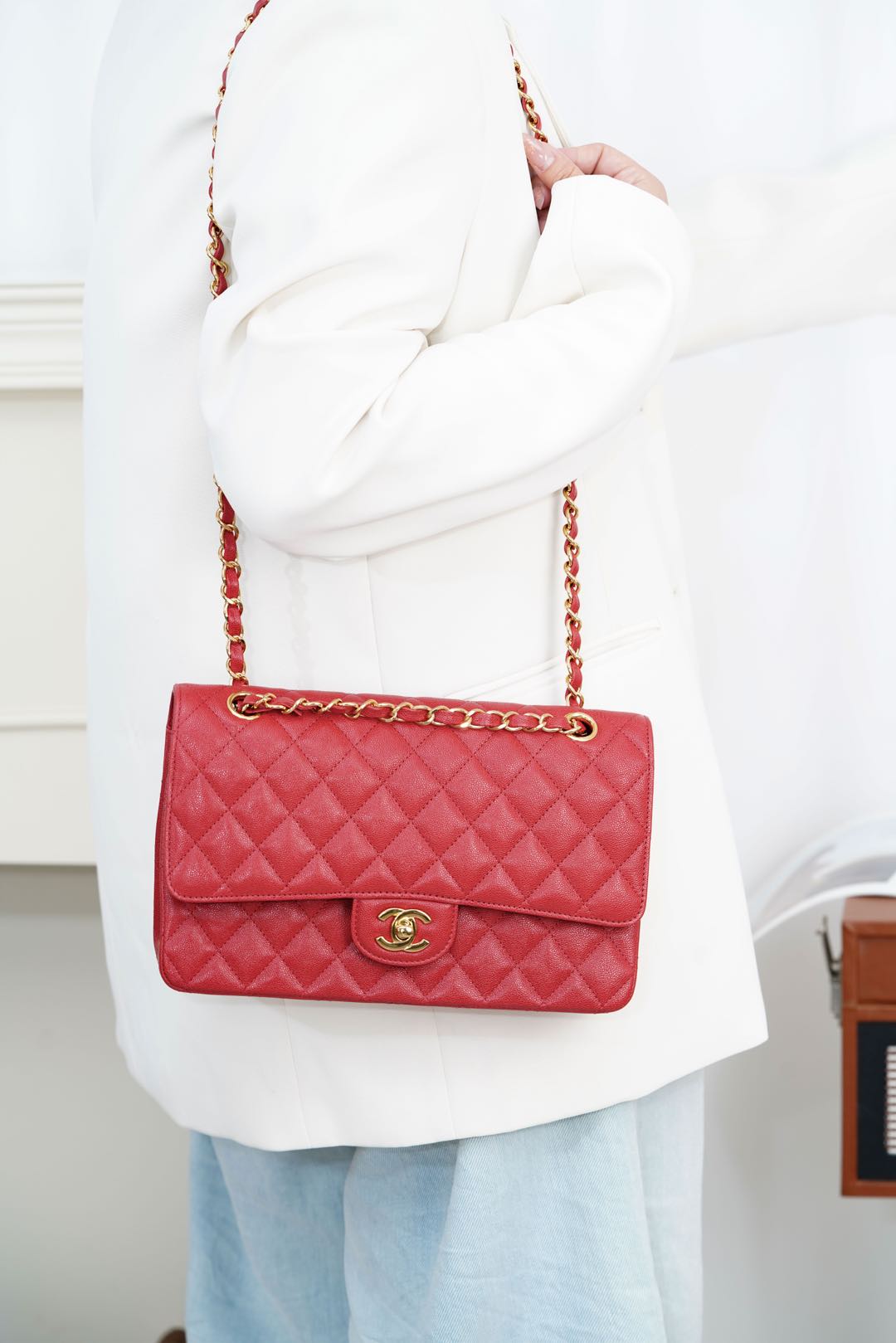 샤넬 클래식 미디움 플랩백