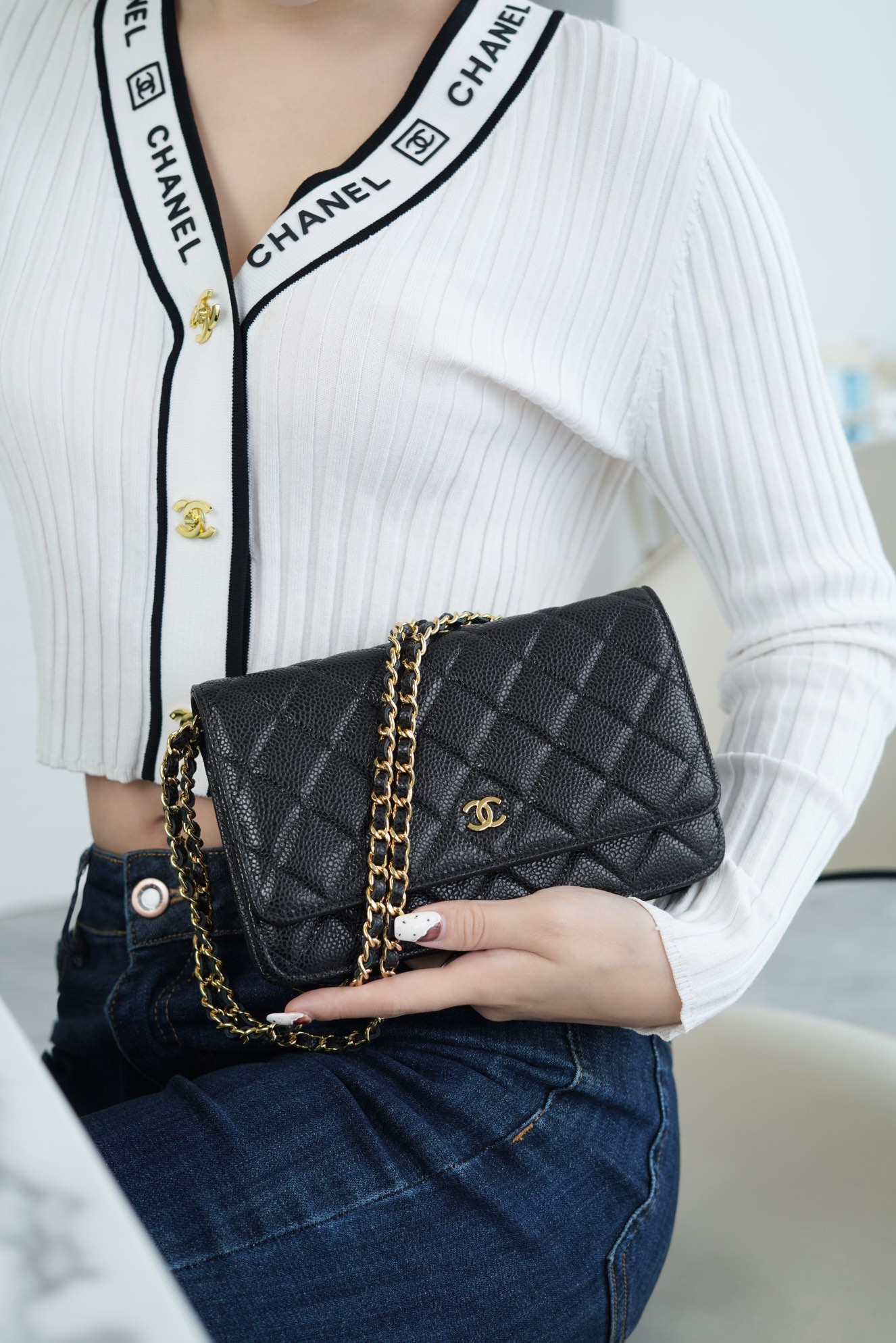 샤넬 클래식 WOC 캐비어 금장