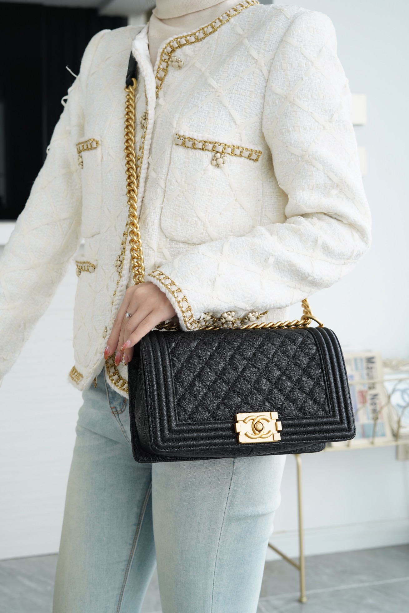 샤넬 르 보이 백 미디움 금장