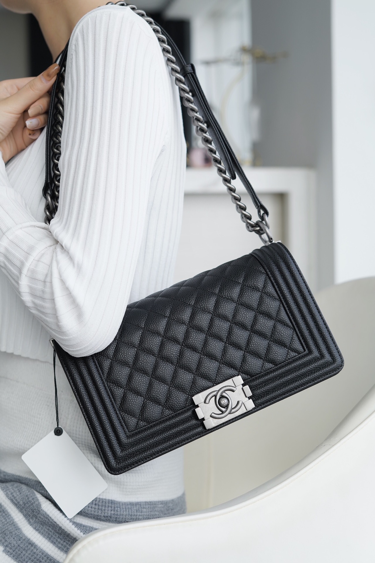 샤넬 르 보이백 미디움 은장