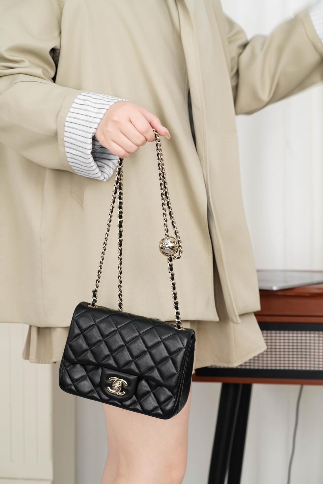 샤넬 클래식 플랩백 체인볼