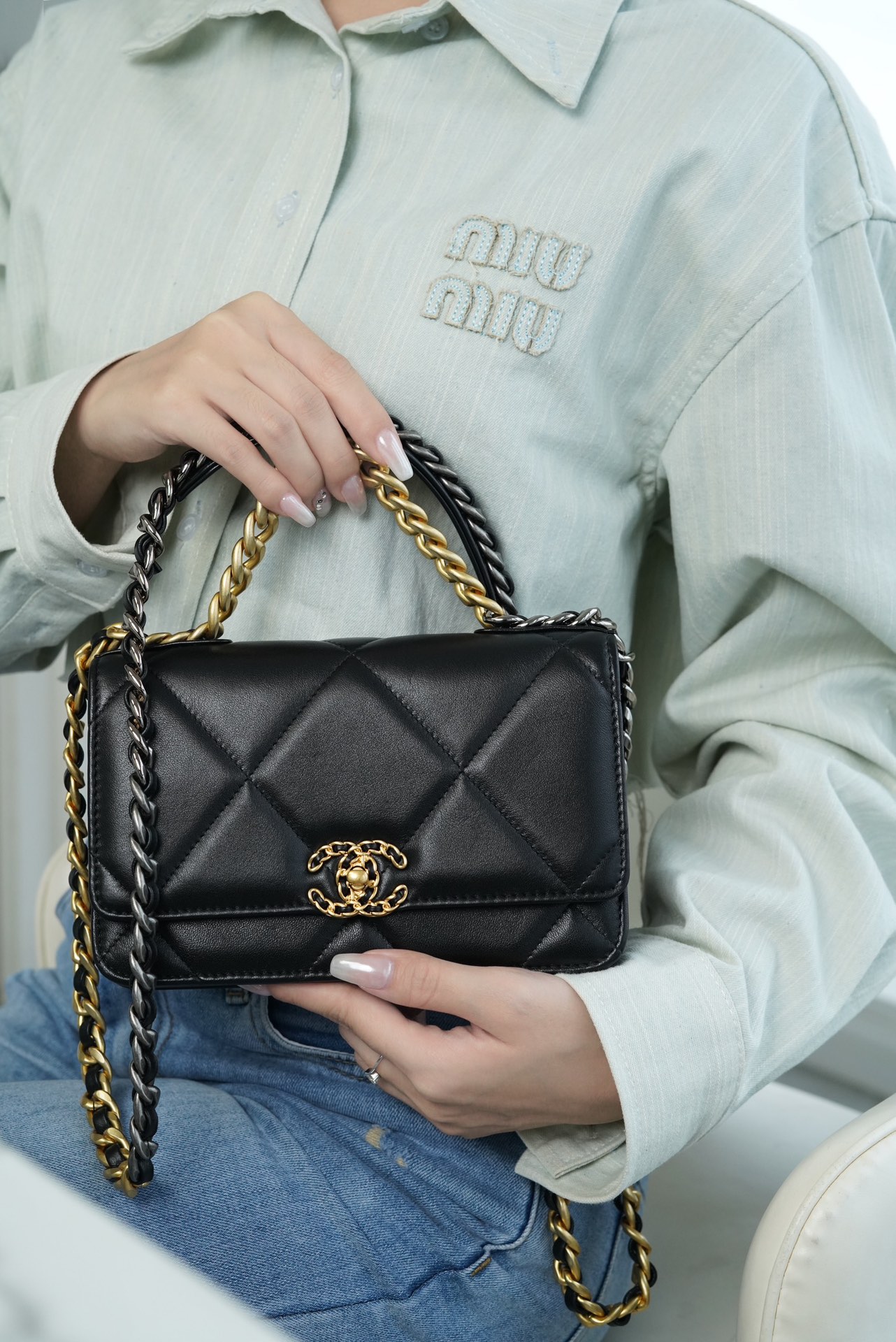 샤넬 19 WOC 크로스백