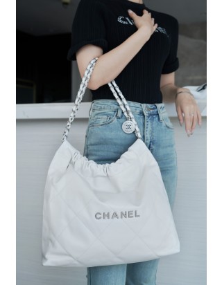 샤넬 22P 핸드백 미디움 화이트 은장