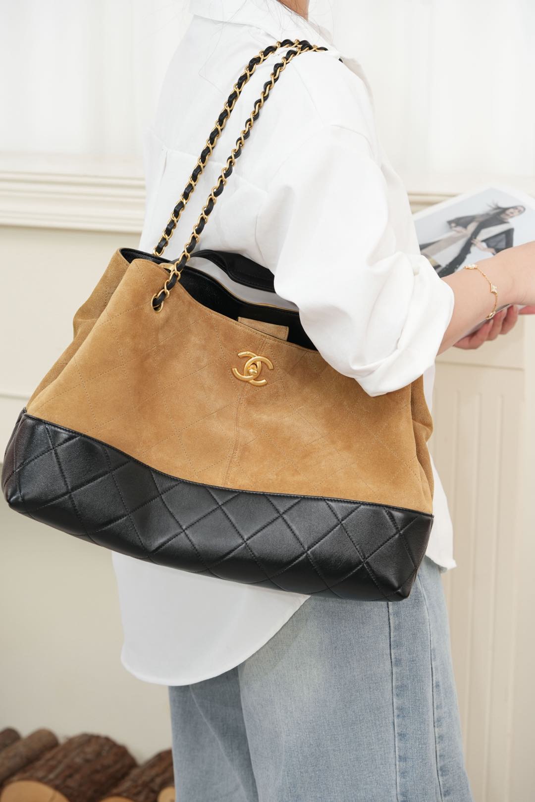 샤넬 25A 스웨이드 및 카프스킨 체인 라지 숄더 백
