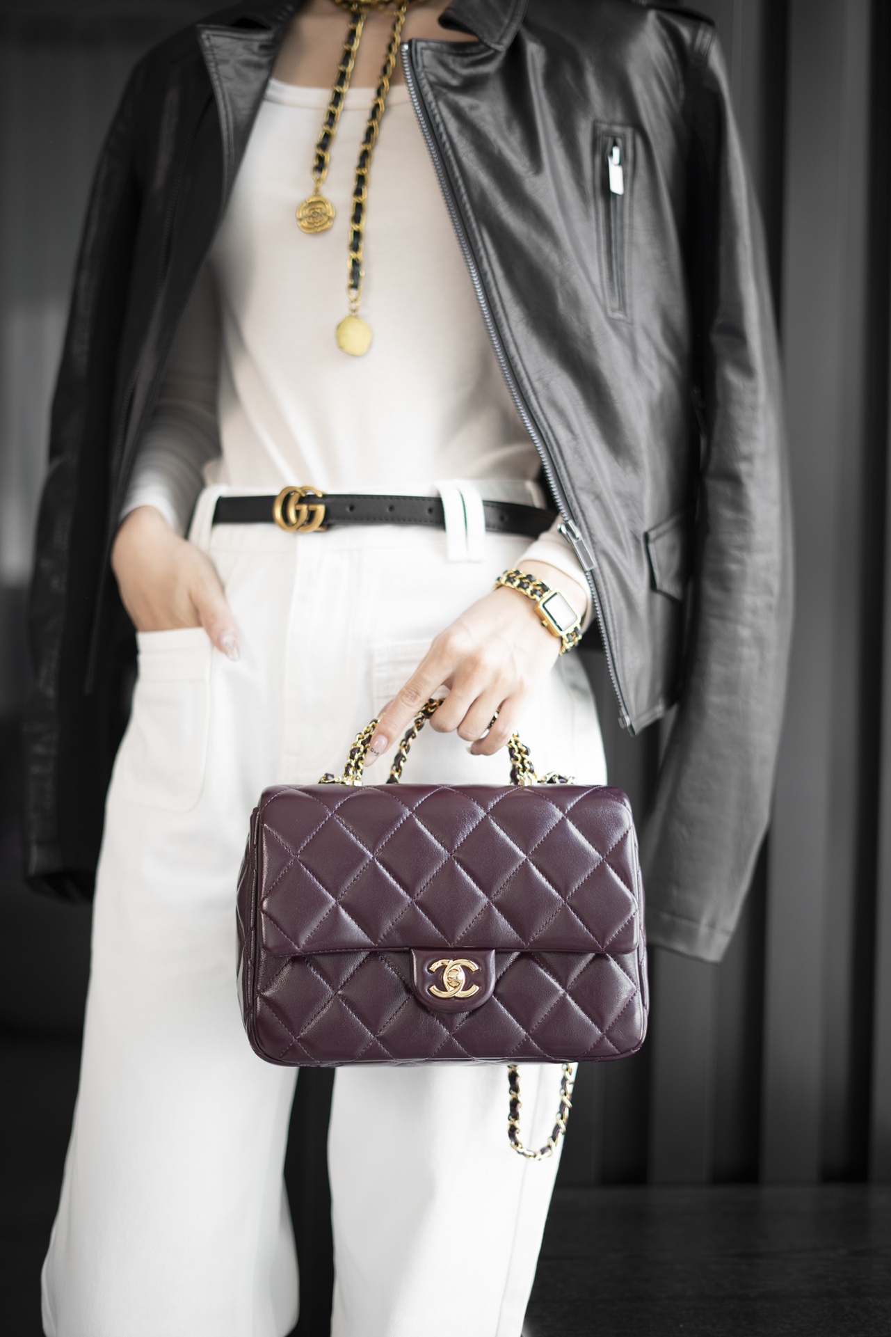 샤넬 24B 체인 핸들 라지 플랩 백