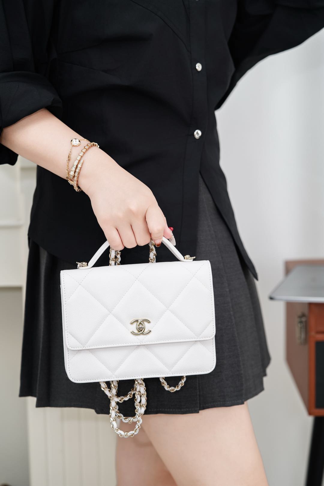 샤넬 25K 탑 핸들 월렛 온 체인 백