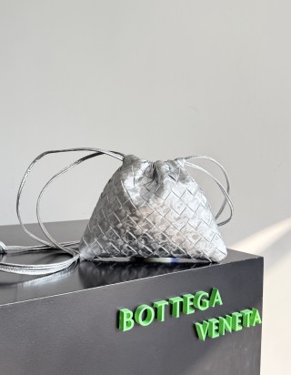 보테가 베네타 더스트 백 스몰