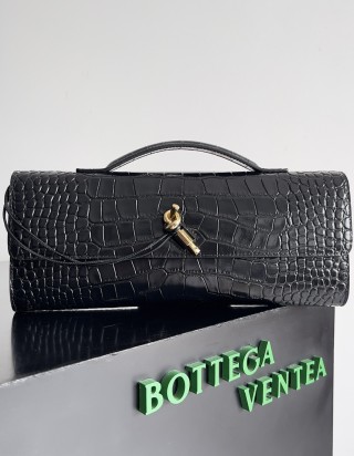 보테가 베네타 크로커다일 안디아모 클러치 백