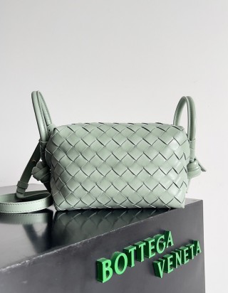 보테가 베네타 루프 백