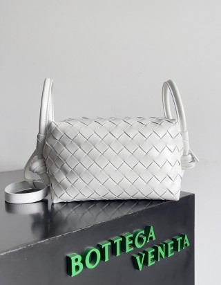 보테가 베네타 루프 백
