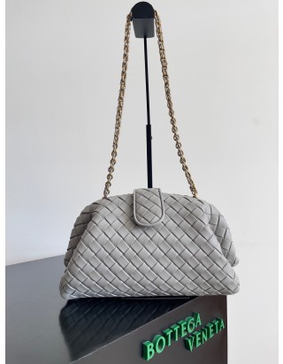 보테가 베네타 인트래치아토 레더 클러치 미디움