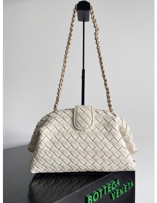 보테가 베네타 인트래치아토 레더 클러치 미디움