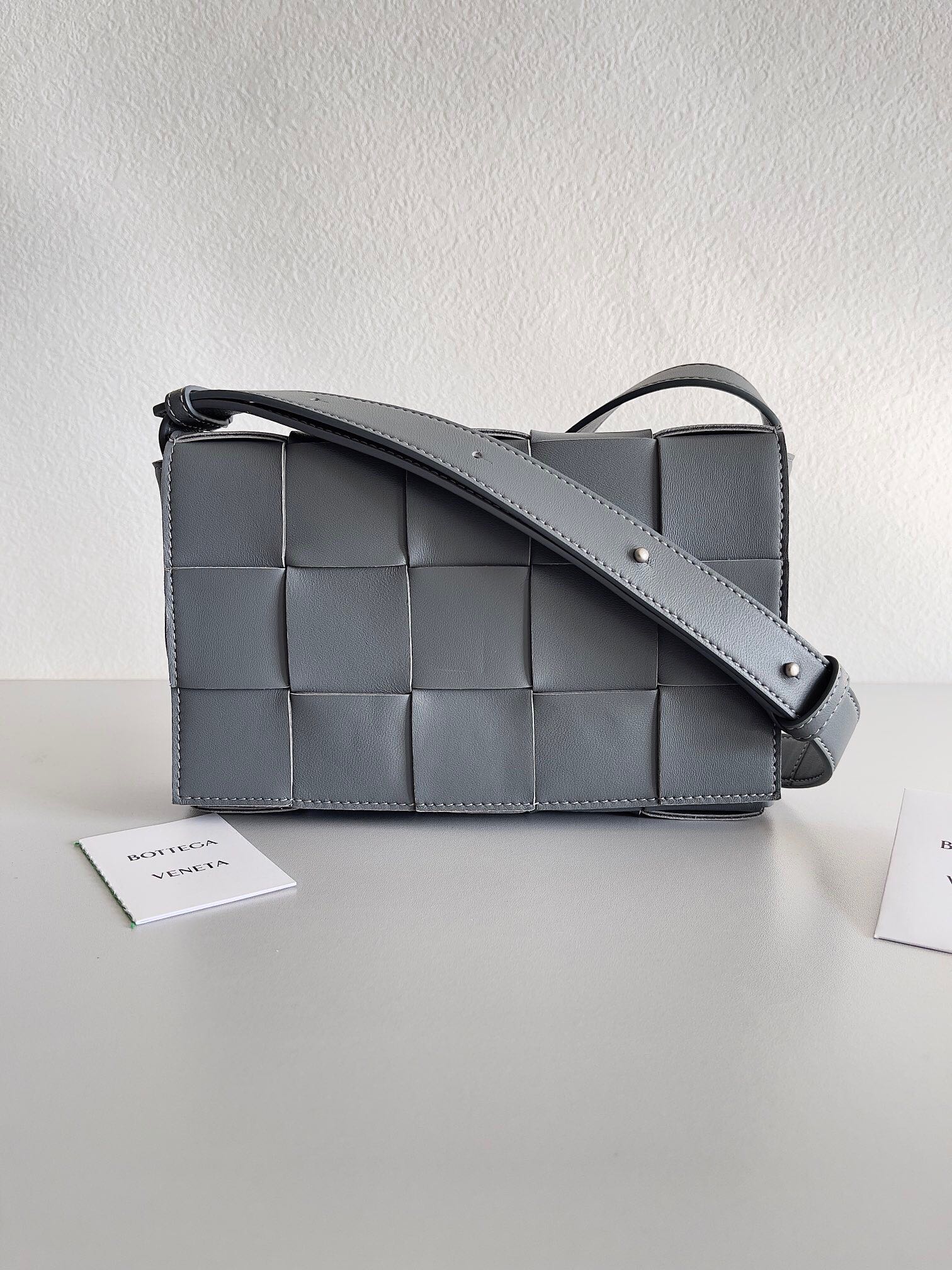 보테가 베네타 카세트 백