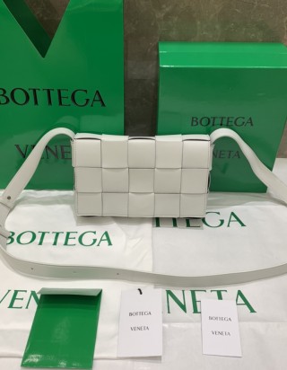 보테가 베네타 카세트 백
