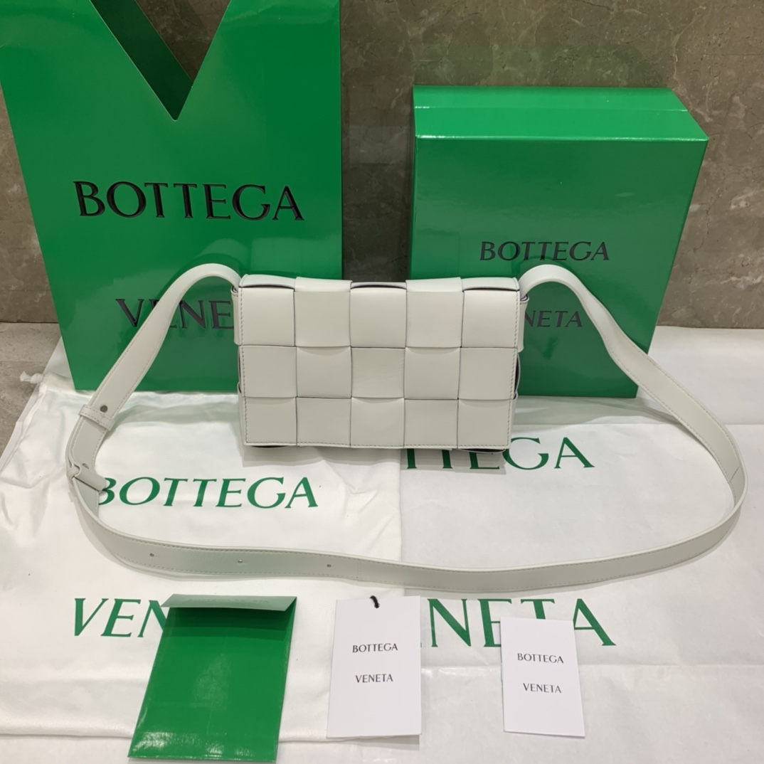 보테가 베네타 카세트 백