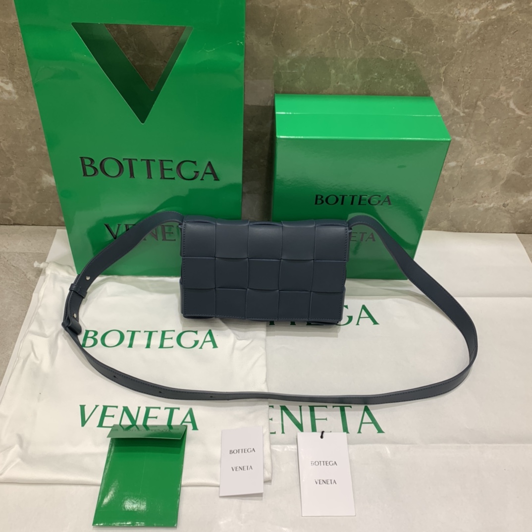 보테가 베네타 카세트 백