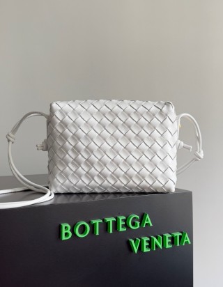 보테가 베네타 스몰 루프 백