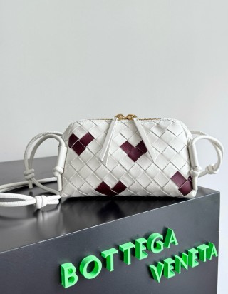 보테가 베네타 콘서트 파우치