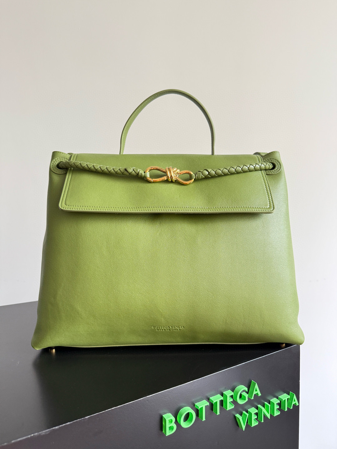 보테가 베네타 차오 차오 라지