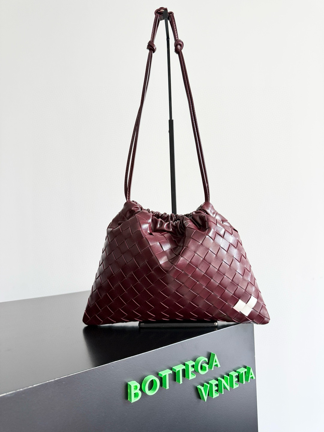 보테가 베네타 더스트 백 미디움