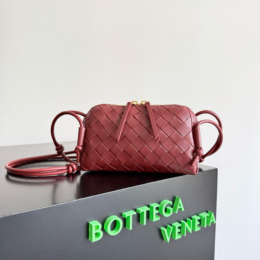 보테가 베네타 콘서트 파우치