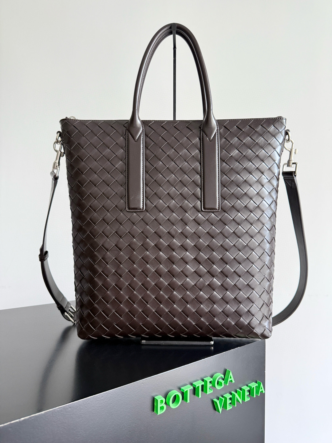 보테가 베네타 인트레치아토 소프트 브리프 케이스