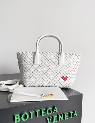 보테가 베네타 미니 카밧 화이트