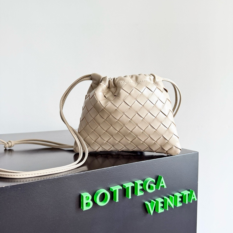 보테가 베네타 더스트 백 스몰