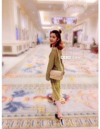 셀린느 클래식 트리옹프 백 미디움