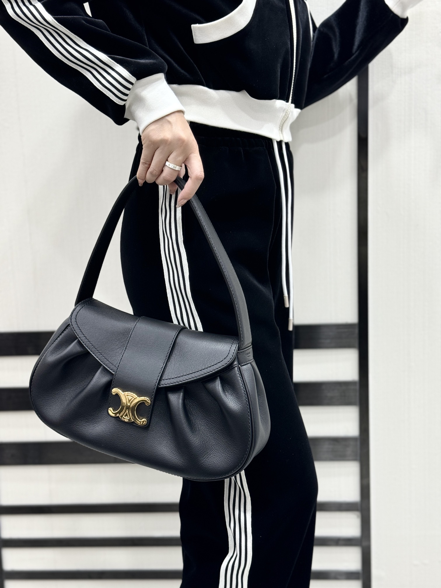 셀린느 미디움 폴리 벡