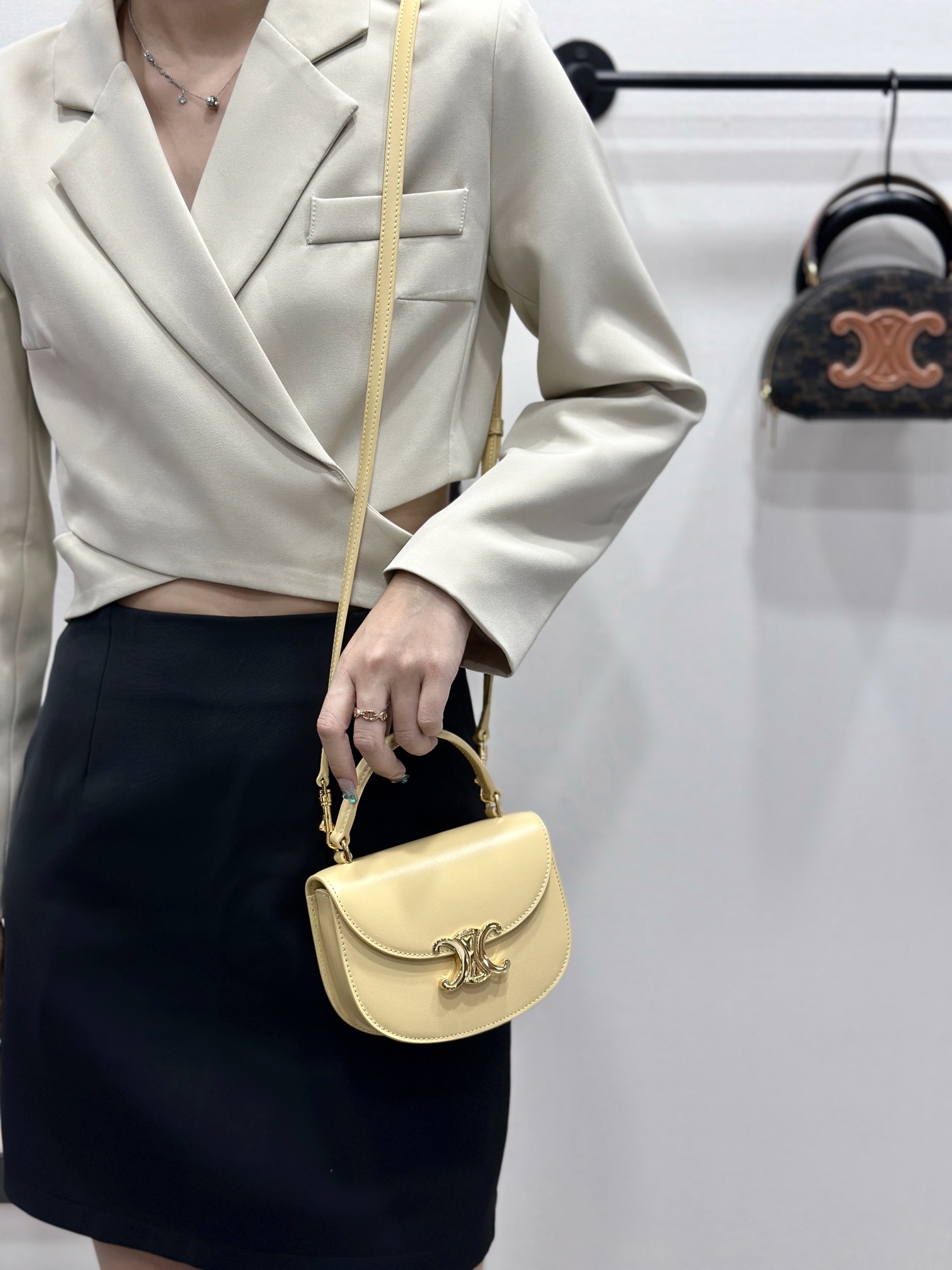 셀린느미니  베사체 트리옹프