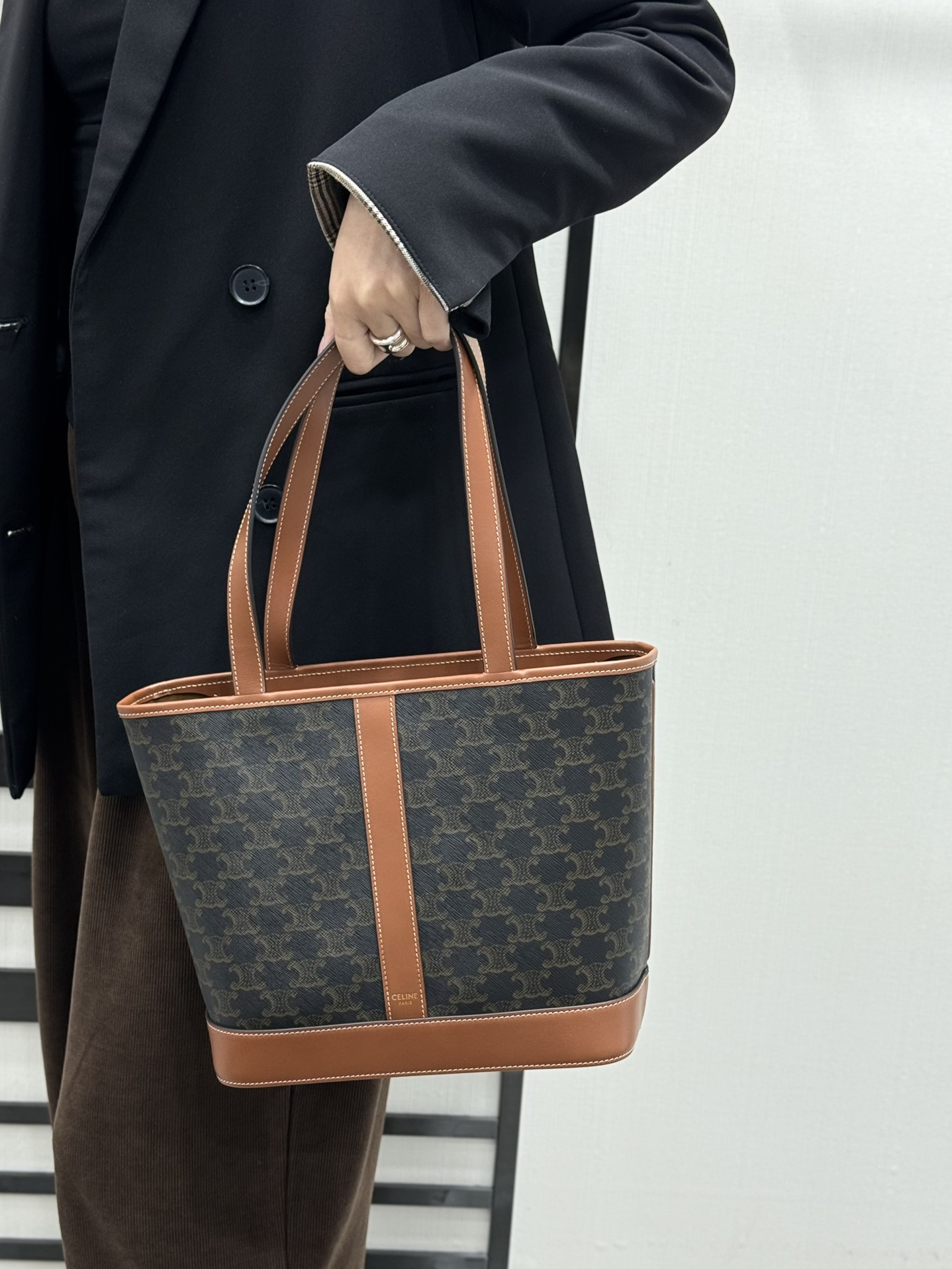 셀린느 카바스 트리옹프 켄버스