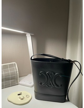 셀린느 버킷 퀴르 트리옹프 백 스몰