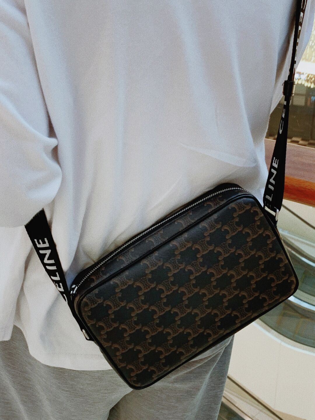 셀린느 매신저 크로스백 미디움