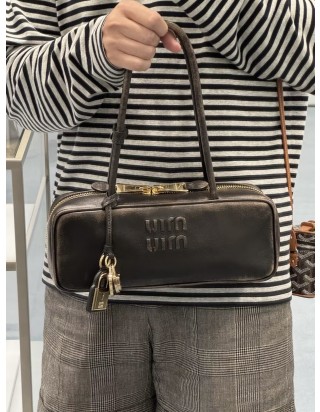 미우미우 나파 가죽 토트백