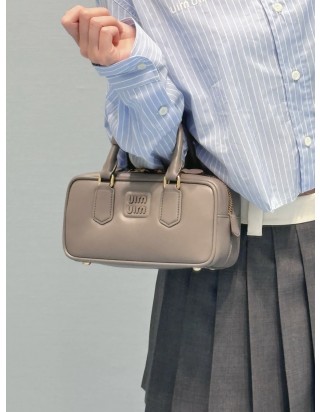 미우미우 아르카디 백 스몰