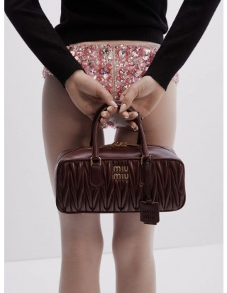 미우미우 아르카디 마테라세 나파 가죽 백 미디움