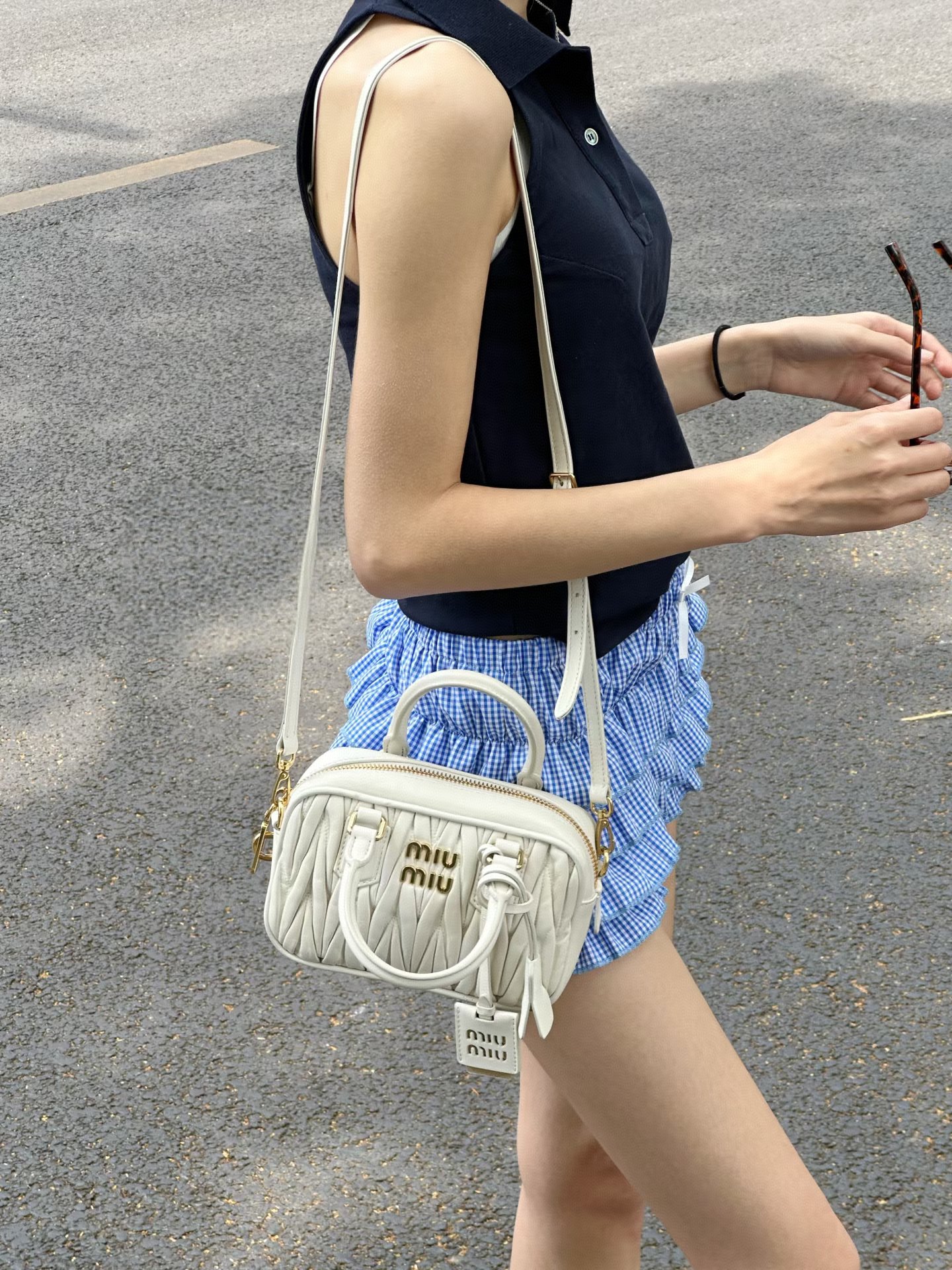 미우미우 아르카디 마테라쎄 나파 가죽 백 스몰